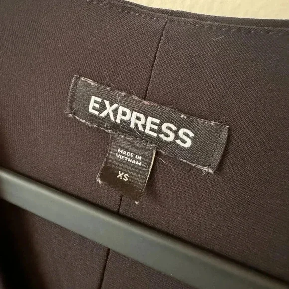 Express | Black V-Neck Flowy Dolman Sleeve Soft Stretchy Bodysuit - XS fits 4-6 - Picture 5 of 6